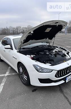 Седан Maserati Ghibli 2017 в Киеве