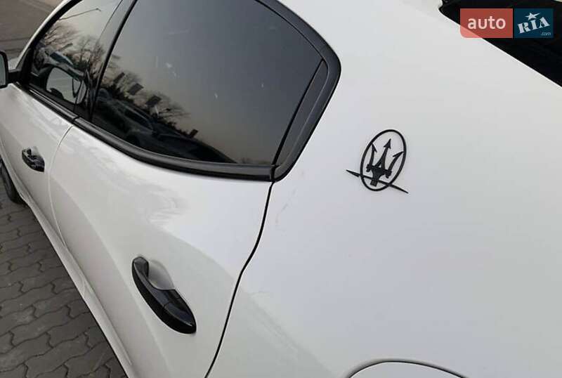 Седан Maserati Ghibli 2014 в Львові