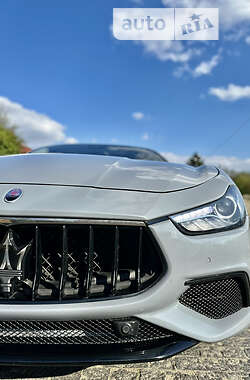 Седан Maserati Ghibli 2016 в 