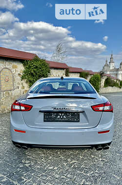 Седан Maserati Ghibli 2016 в 