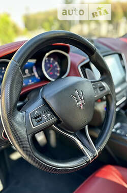 Седан Maserati Ghibli 2016 в 