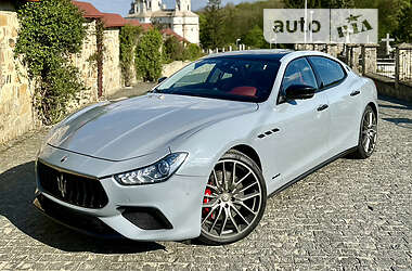 Седан Maserati Ghibli 2016 в 