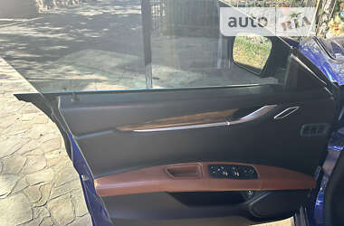 Седан Maserati Ghibli 2016 в 