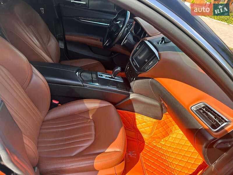 Седан Maserati Ghibli 2014 в Львові