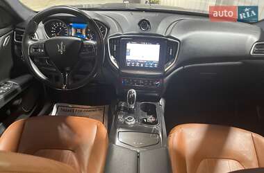 Седан Maserati Ghibli 2016 в 