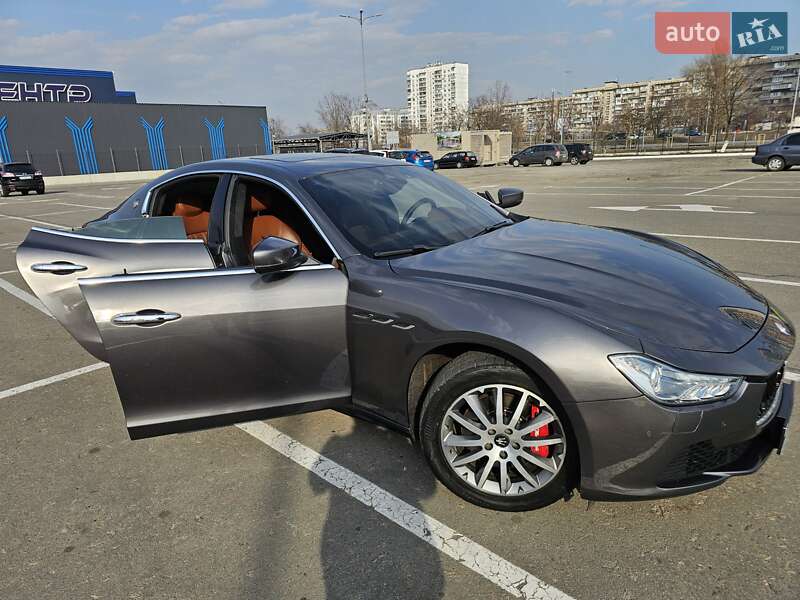 Седан Maserati Ghibli 2016 в 