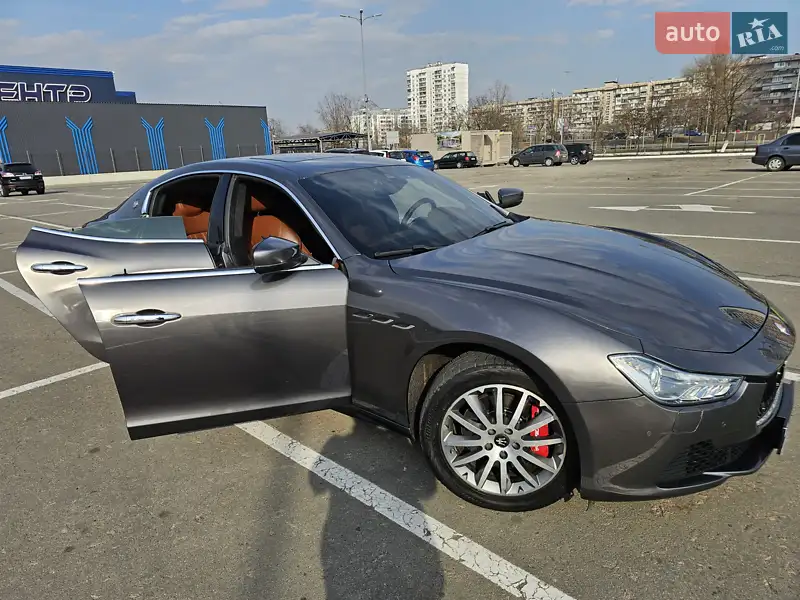 Седан Maserati Ghibli 2016 в 