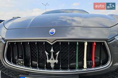 Седан Maserati Ghibli 2016 в 