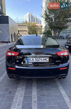 Седан Maserati Ghibli 2016 в 
