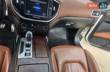 Седан Maserati Ghibli 2016 в 