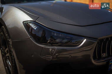 Седан Maserati Ghibli 2014 в 