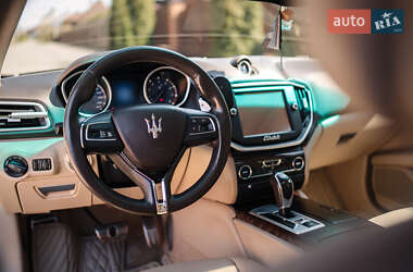Седан Maserati Ghibli 2014 в 
