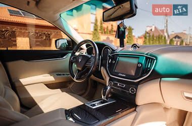 Седан Maserati Ghibli 2014 в 