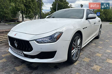 Седан Maserati Ghibli 2017 в 