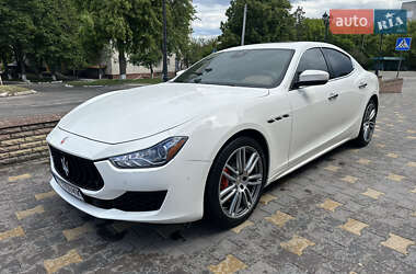 Седан Maserati Ghibli 2017 в 