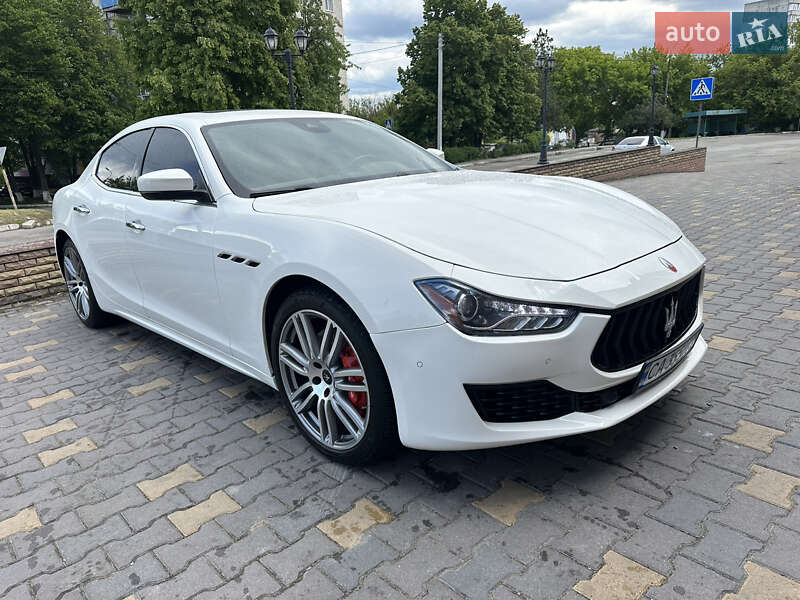 Седан Maserati Ghibli 2017 в Умані