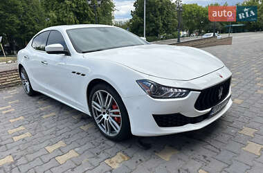 Седан Maserati Ghibli 2017 в 
