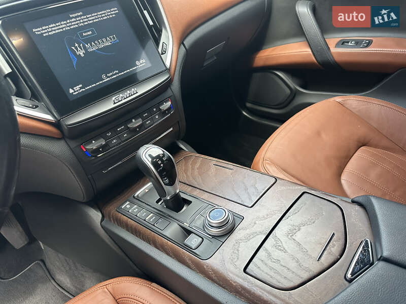 Седан Maserati Ghibli 2017 в Умані