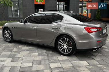 Седан Maserati Ghibli 2013 в 