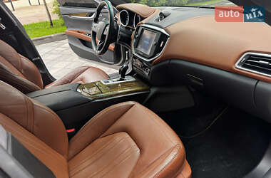 Седан Maserati Ghibli 2013 в 