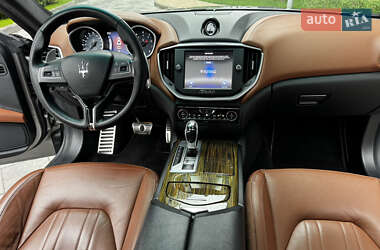 Седан Maserati Ghibli 2013 в 