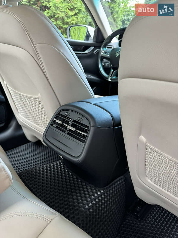 Седан Maserati Ghibli 2014 в Рівному