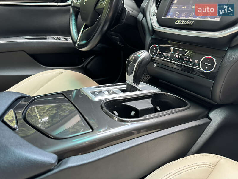 Седан Maserati Ghibli 2014 в Рівному