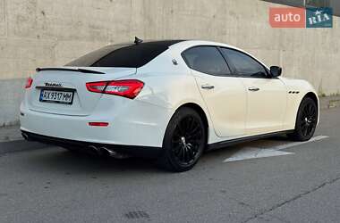 Седан Maserati Ghibli 2015 в 