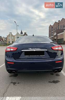 Седан Maserati Ghibli 2015 в 