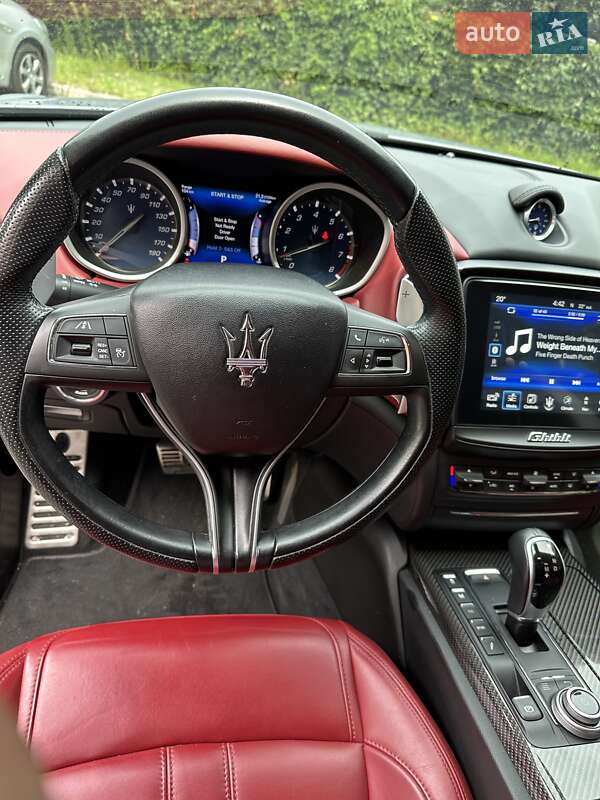 Седан Maserati Ghibli 2016 в Киеве