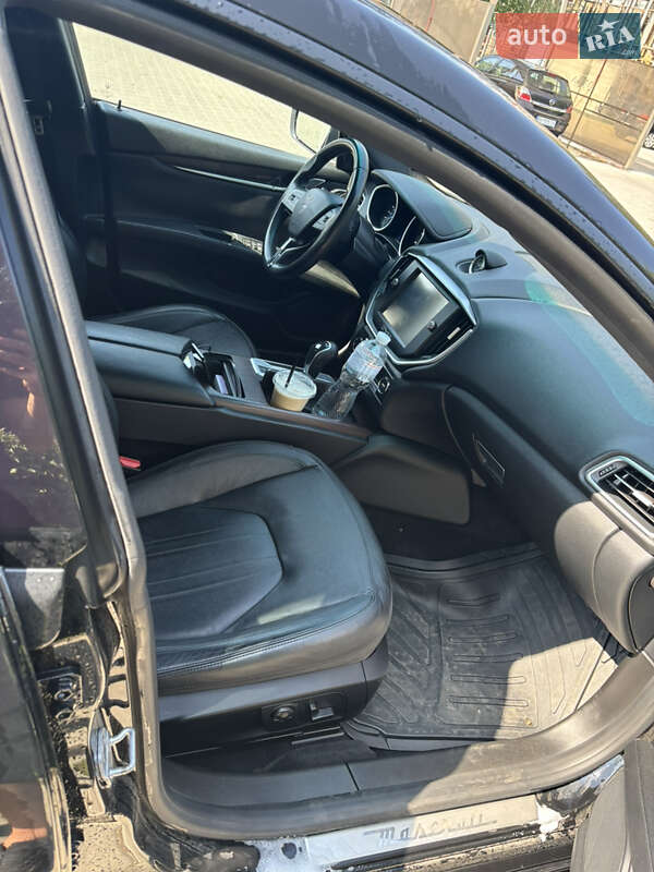 Седан Maserati Ghibli 2013 в Чернівцях фото 8 Седан Maserati Ghibli 2013 в Чернівцях