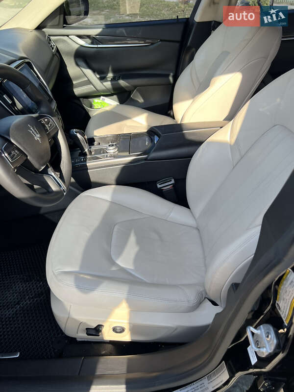 Седан Maserati Ghibli 2016 в Івано-Франківську