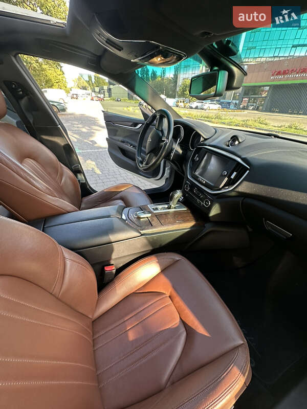 Седан Maserati Ghibli 2013 в Одессе фото 12 Седан Maserati Ghibli 2013 в Одессе