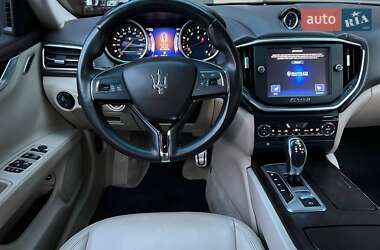 Седан Maserati Ghibli 2014 в 