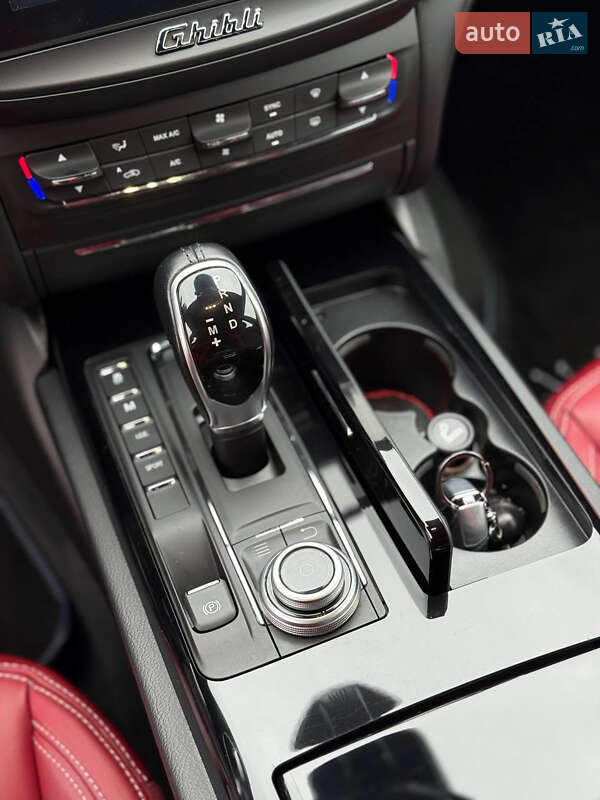 Седан Maserati Ghibli 2018 в Киеве