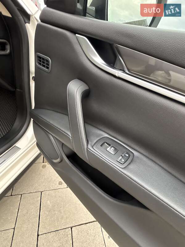 Седан Maserati Ghibli 2014 в Тячеве