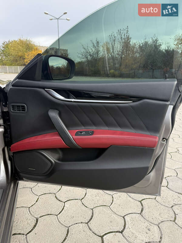 Седан Maserati Ghibli 2018 в Дніпрі фото 26 Седан Maserati Ghibli 2018 в Дніпрі