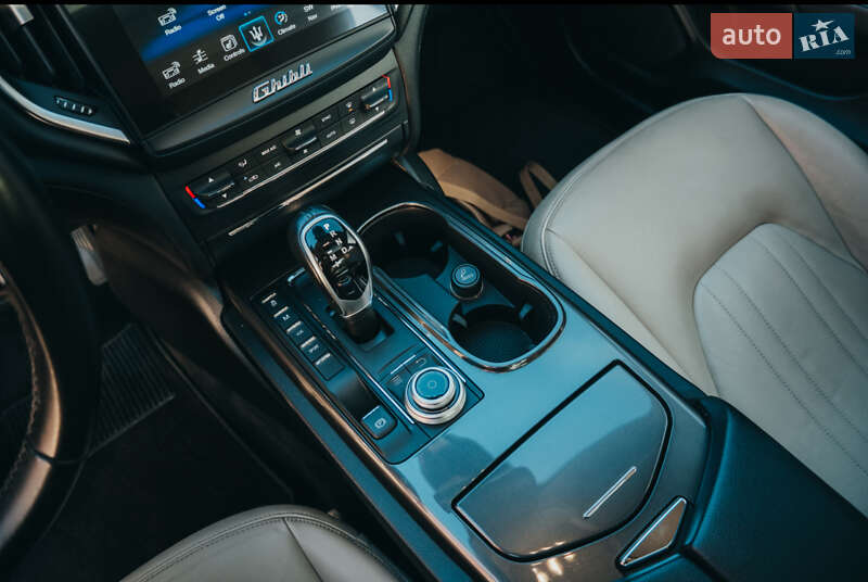 Седан Maserati Ghibli 2017 в Києві фото 26 Седан Maserati Ghibli 2017 в Києві