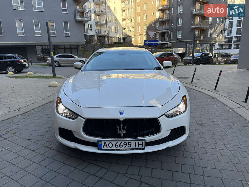 Седан Maserati Ghibli 2014 в Львові