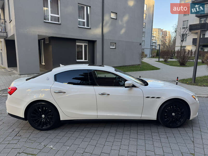 Седан Maserati Ghibli 2014 в Львові