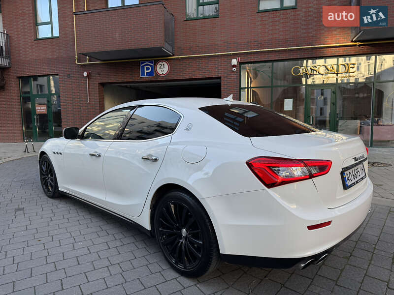 Седан Maserati Ghibli 2014 в Львові