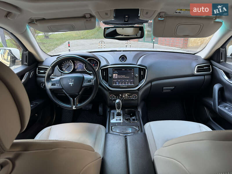 Седан Maserati Ghibli 2014 в Львові