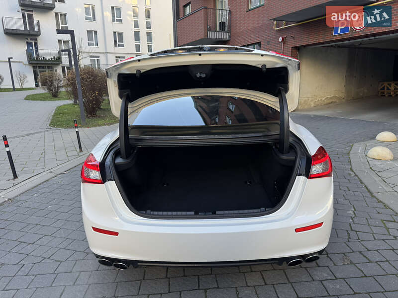 Седан Maserati Ghibli 2014 в Львові