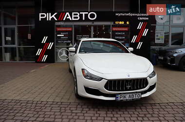Седан Maserati Ghibli 2016 в Львове