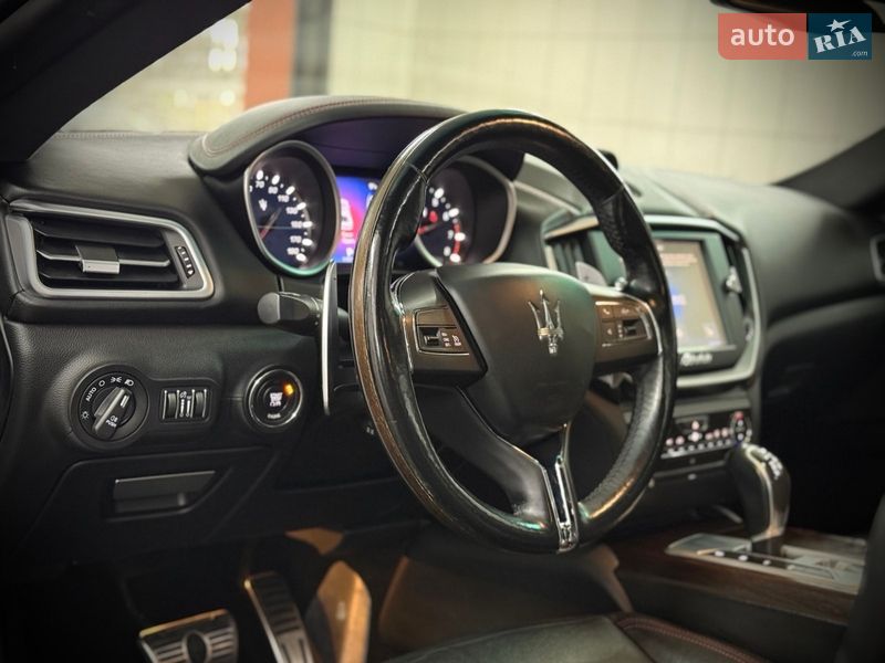Седан Maserati Ghibli 2014 в Івано-Франківську