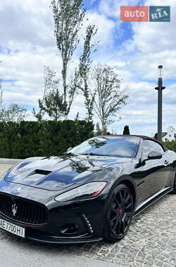 Купе Maserati GranCabrio 2010 в Дніпрі