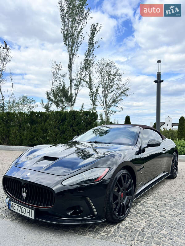 Купе Maserati GranCabrio 2010 в 