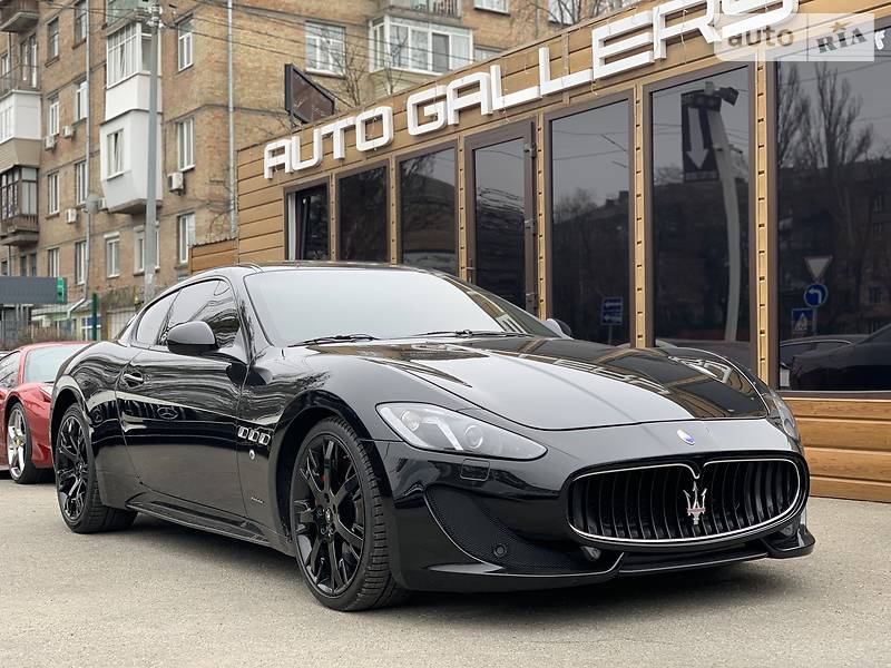 Купе Maserati GranTurismo 2014 в Киеве