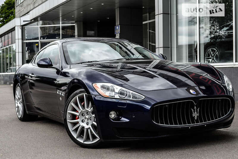 Купе Maserati GranTurismo 2011 в Киеве