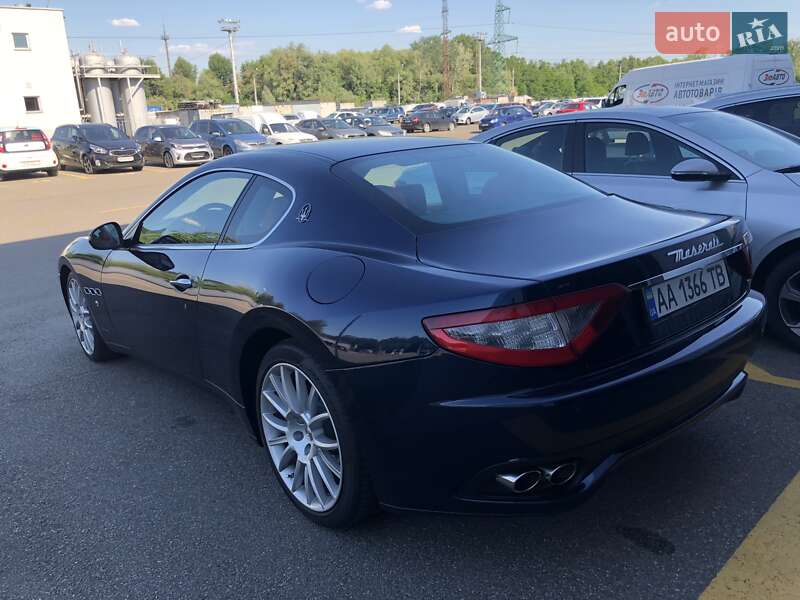 Купе Maserati GranTurismo 2011 в Киеве